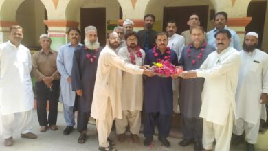 Photo of پنجاب ایس ٹیچرز ایسوسی ایشن کے ترقی پانے والے ہیڈ ماسٹروں کےلئے پھولوں کے تحائف