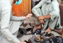 Photo of جوتے مرمت کرنے والے نے سرکاری امداد ٹھکرادی،اسسٹنٹ کمشنر منہ دیکھتے رہے گئے