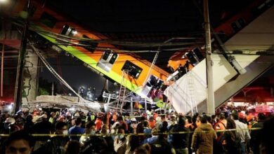 Photo of میکسیکو میں میٹرو ٹرین پل سمیت سڑک پر گر گئی، 23 افراد ہلاک