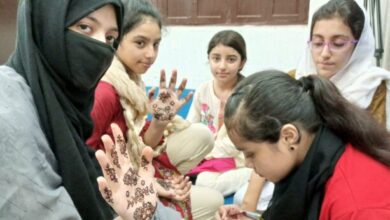 Photo of عید الاضحیٰ : خواتین نے سجنے سنورنے کیلئے بیوٹی پارلرز کا رخ کرلیا