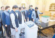 Photo of الیکٹرانک ووٹنگ مشین :وزیراعظم عمران خان نے فرضی ووٹ ڈال دیا