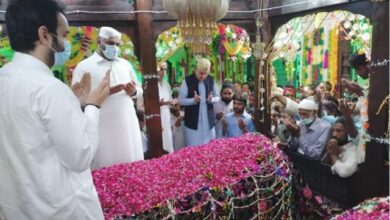 Photo of حضرت بہا ءالدین زکریا ملتانی ؒ کا سالانہ عرس مبارک : دوسرے روز وزیر خارجہ و سجادہ نشین مخدوم شاہ محمود قریشی کی مزار پر حاضری