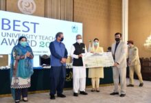 Photo of نواز شریف زرعی یونیورسٹی کے پروفیسر ڈاکٹر ذوالفقار کےلئے بہترین ٹیچر کا ایوارڈ