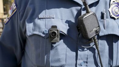 Photo of پولیس اہلکاروں کی یونیفارم میں کیمرے لگانے کا فیصلہ