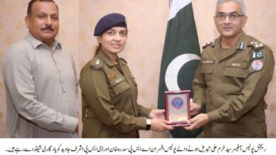 Photo of اے ایس پی سدرہ خان اور ڈی ایس پی اشرف تبسم کےلئے شیلڈ