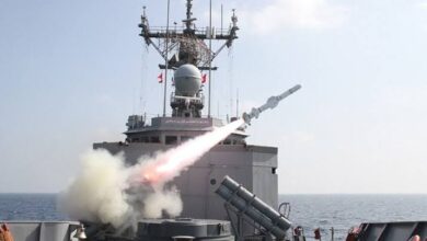Photo of پاک بحریہ کا زمین سے فضا میں مار کرنے والے میزائلز کی فائرنگ کا کامیاب مظاہرہ