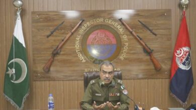 Photo of پولیس کلچر میں تبدیلی کے لیے طویل المدتی فوائد کے حامل منصوبوں پر کام کررہے ہیں : ڈاکٹر احسان صادق