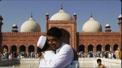 Photo of پاکستان سمیت کئی ملکوں میں عید الفطر مذہبی جوش اور جذبے سے منائی جارہی ہے ، ”ڈی رپورٹرز “ انتظامیہ کی تمام مسلمانوں کو عیدالفطر پر مبارکباد