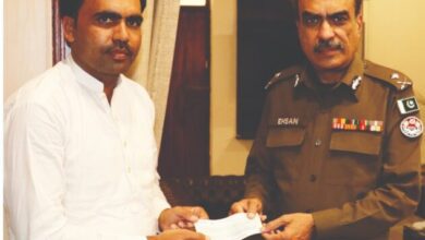 Photo of حادثہ میں زخمی ہونے والے ہیڈ کانسٹیبل کے لئے امدادی چیک