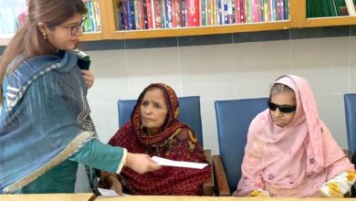 Photo of ملتان : کمشنر اولڈ ایج ہوم پہنچ گئے