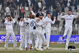 Photo of ملتان ٹیسٹ: انگلینڈ نے پاکستان کو 27 رنز سے شکست دے کر سیریز میں 0-2 سے برتری حاصل کرلی۔