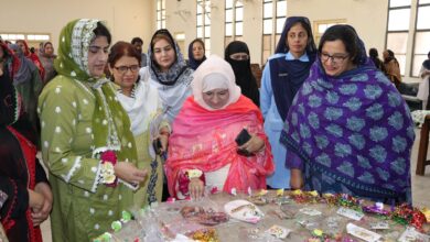 Photo of ویمن یونیورسٹی میں عید میلے کا اہتمام، ملازمین کے لئے سستے کپڑے اور جیولری کے سٹالز