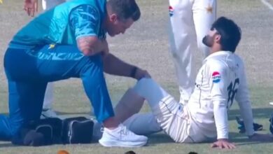 Photo of ملتان ٹیسٹ : محمد رضوان فیلڈنگ کرتے ہوئے زخمی ہو گئے